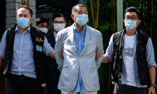 【视频】黎智英案第7日审讯 警方在苹果日报高层手机中检涉案通讯记录