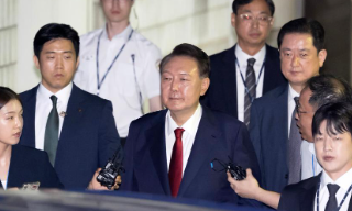 韩国万余名民众就戒严事件集体起诉...